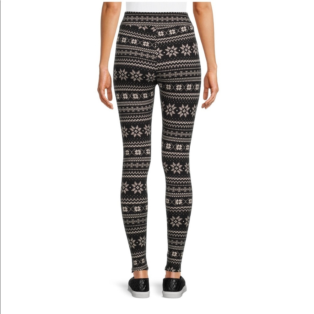 Women's Fair Isle Leggings - Picture 3 of 5